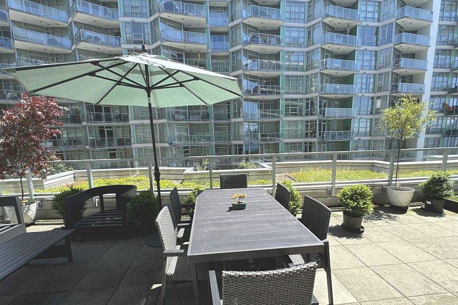 202 185 Victory Ship Way Vancouver, BC - 17