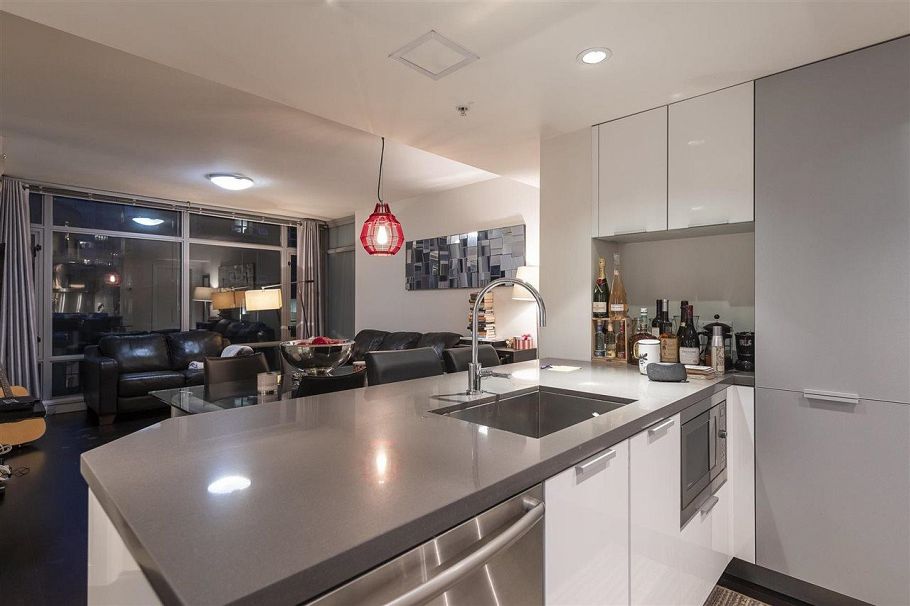 803 788 Richards Street Vancouver, BC - 4