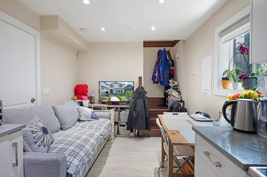 242 E 65th Avenue Vancouver, BC - 28