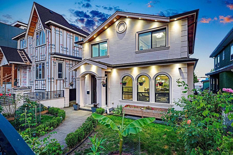 242 E 65th Avenue Vancouver, BC - 35