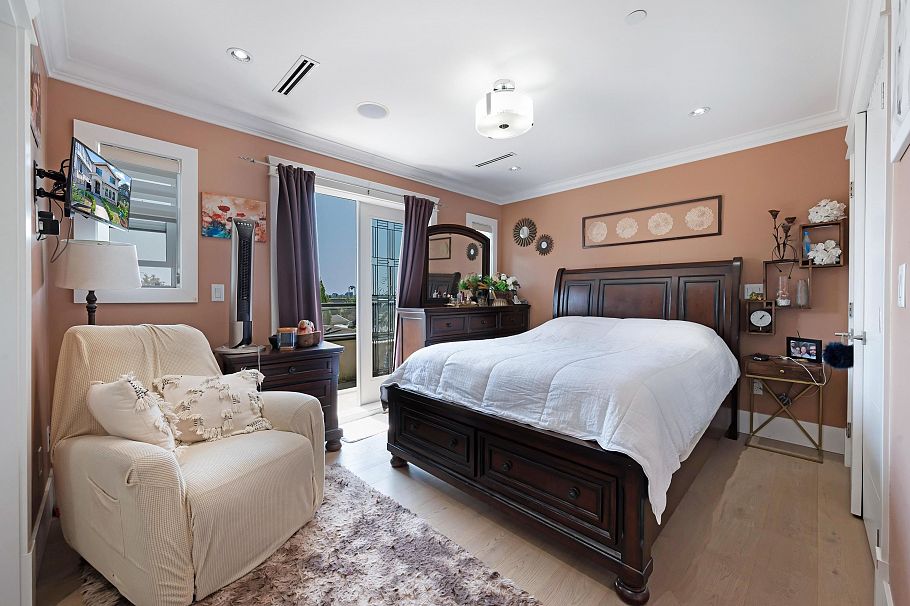 242 E 65th Avenue Vancouver, BC - 18