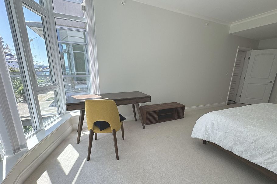 202 185 Victory Ship Way Vancouver, BC - 16