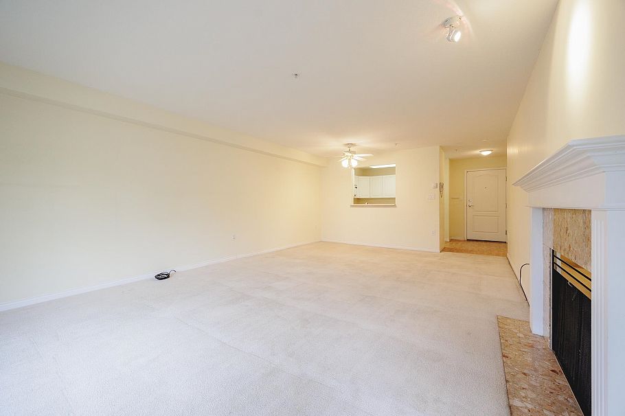 407 2059 Chesterfield Avenue North Vancouver, BC - 4