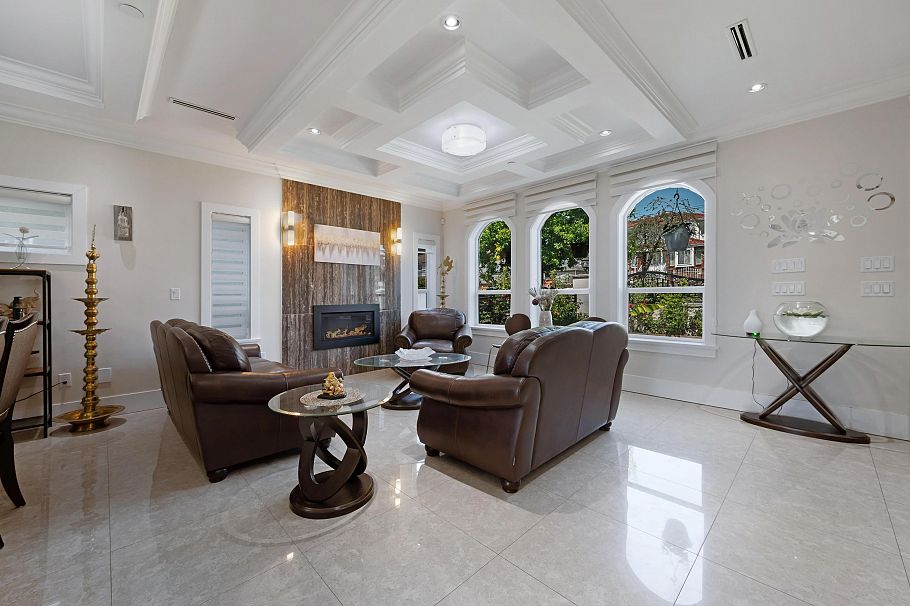 242 E 65th Avenue Vancouver, BC - 9