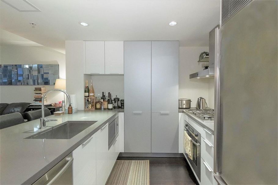 803 788 Richards Street Vancouver, BC - 2