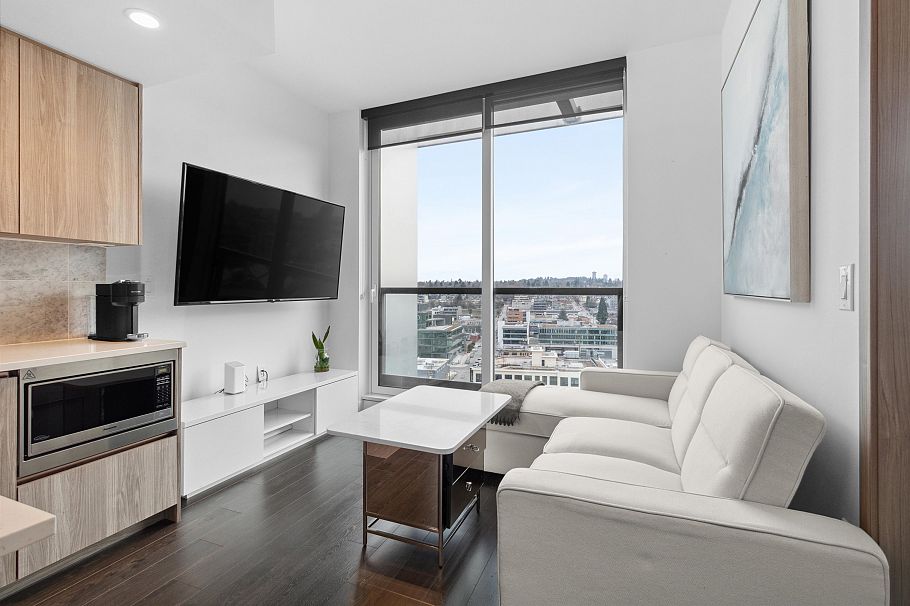 1707 1768 Cook Street Vancouver, BC - 2