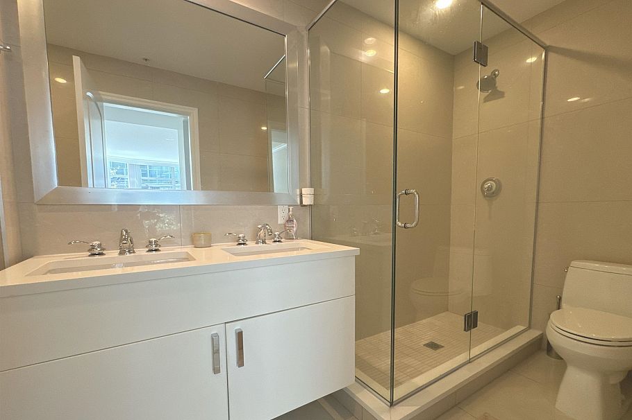 202 185 Victory Ship Way Vancouver, BC - 12