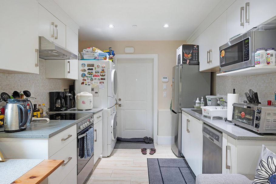 242 E 65th Avenue Vancouver, BC - 27