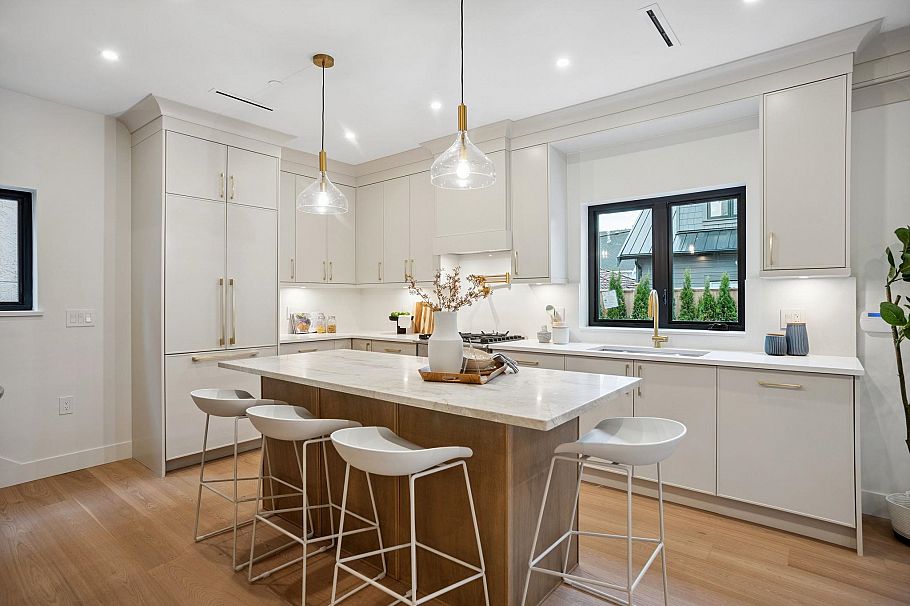 2 1915 E 3rd Avenue Vancouver, BC - 6