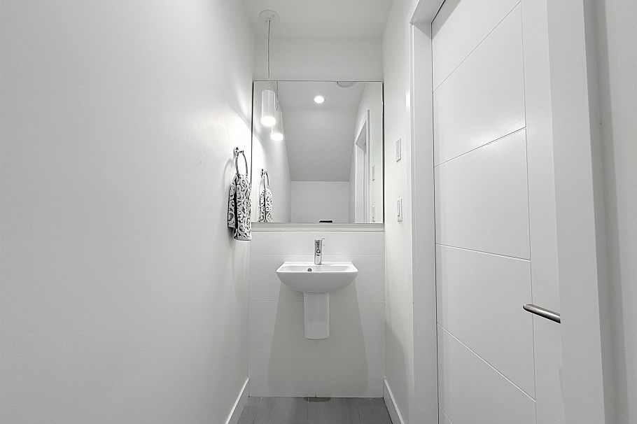 133 2035 Glenaire Drive North Vancouver, BC - 9