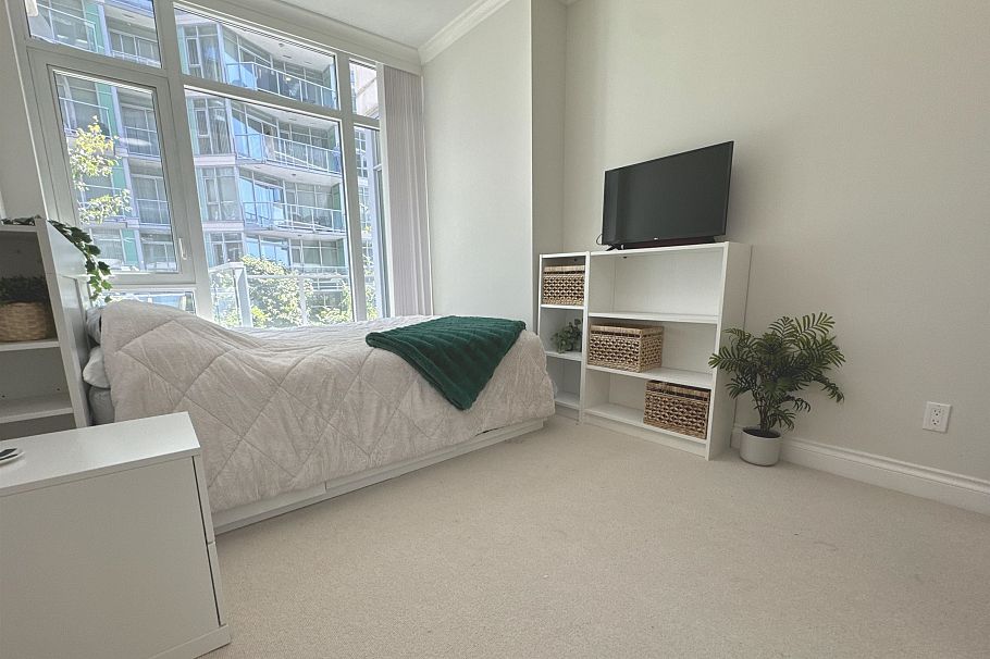 202 185 Victory Ship Way Vancouver, BC - 15