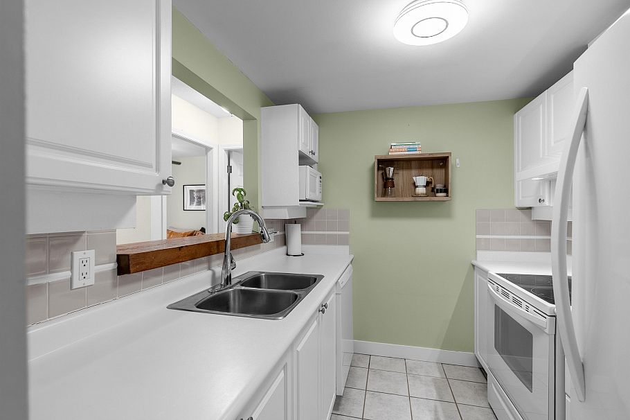 115 630 Roche Point Drive North Vancouver, BC - 9