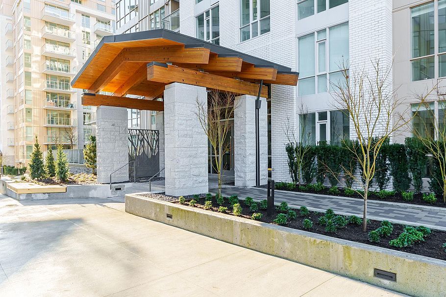 102 2375 Emery Court North Vancouver, BC - 2