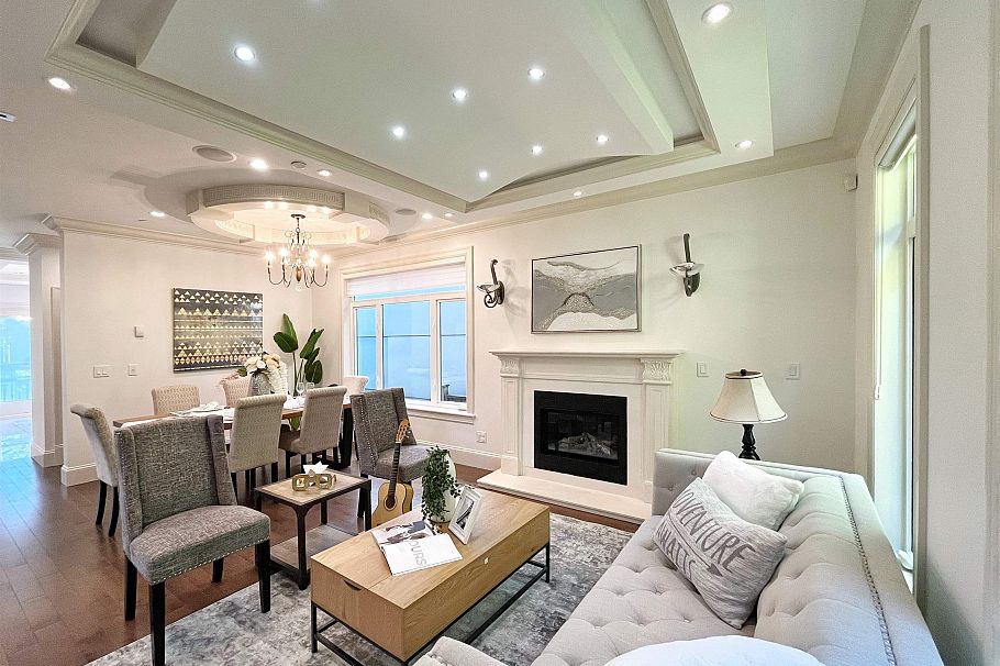 3715 W 22nd Avenue Vancouver, BC - 1