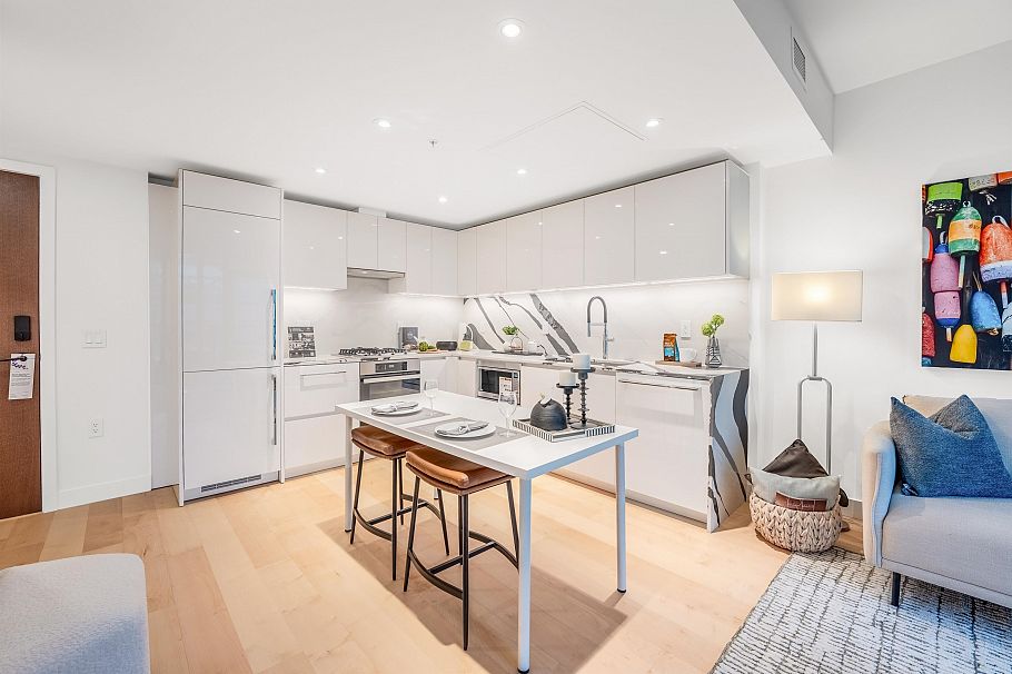 514 135 E 13th Street North Vancouver, BC - 6