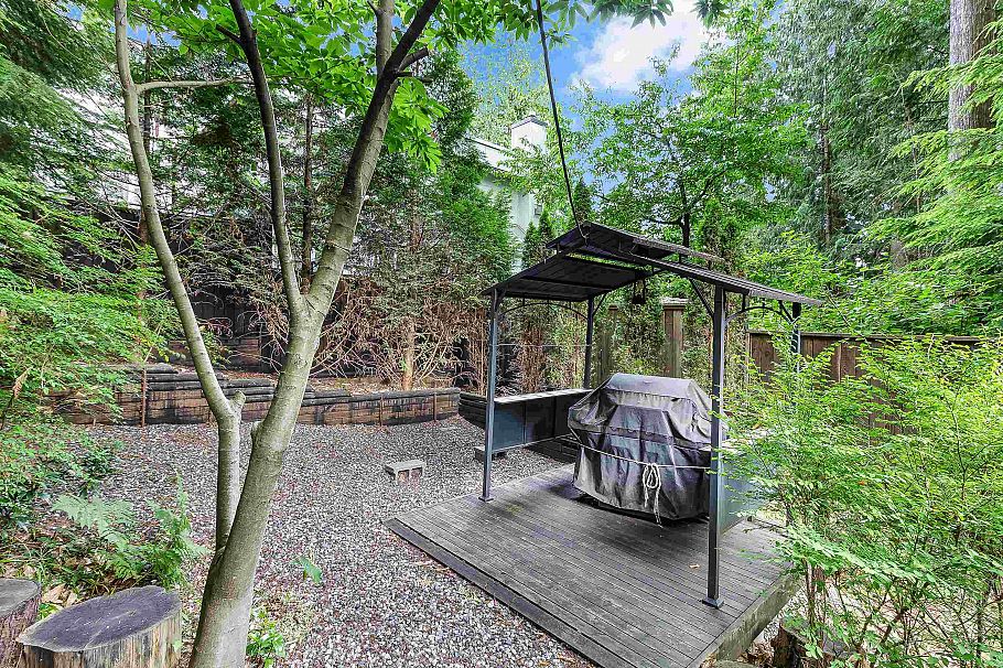 4540 Mountain Highway North Vancouver, BC - 30