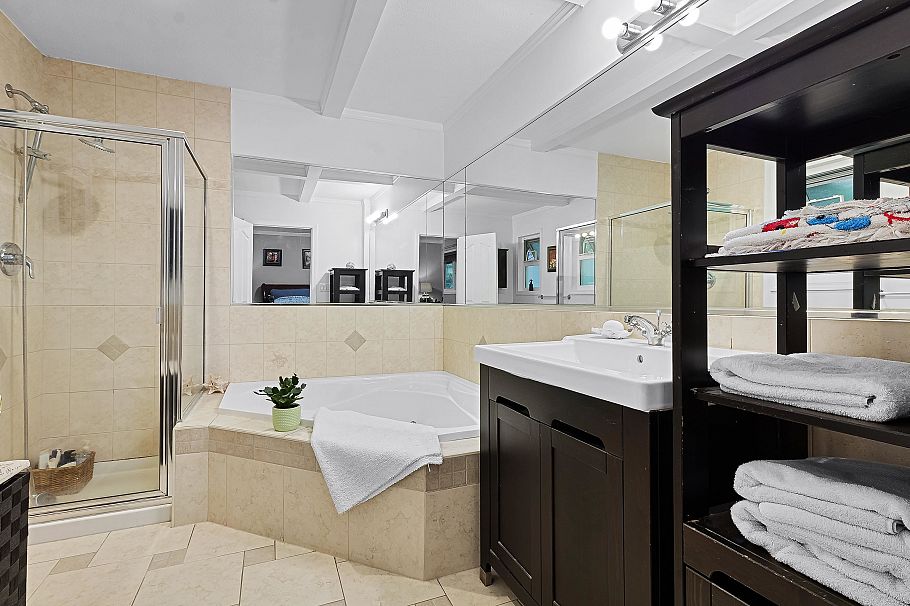 4540 Mountain Highway North Vancouver, BC - 20