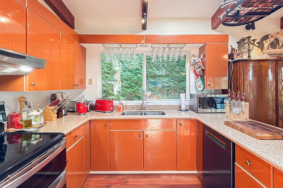 414 Montroyal Boulevard North Vancouver, BC - 13