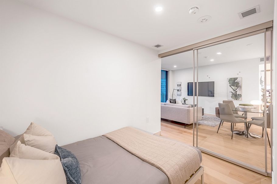 515 135 E 13th Street North Vancouver, BC - 9