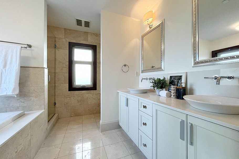 3715 W 22nd Avenue Vancouver, BC - 12