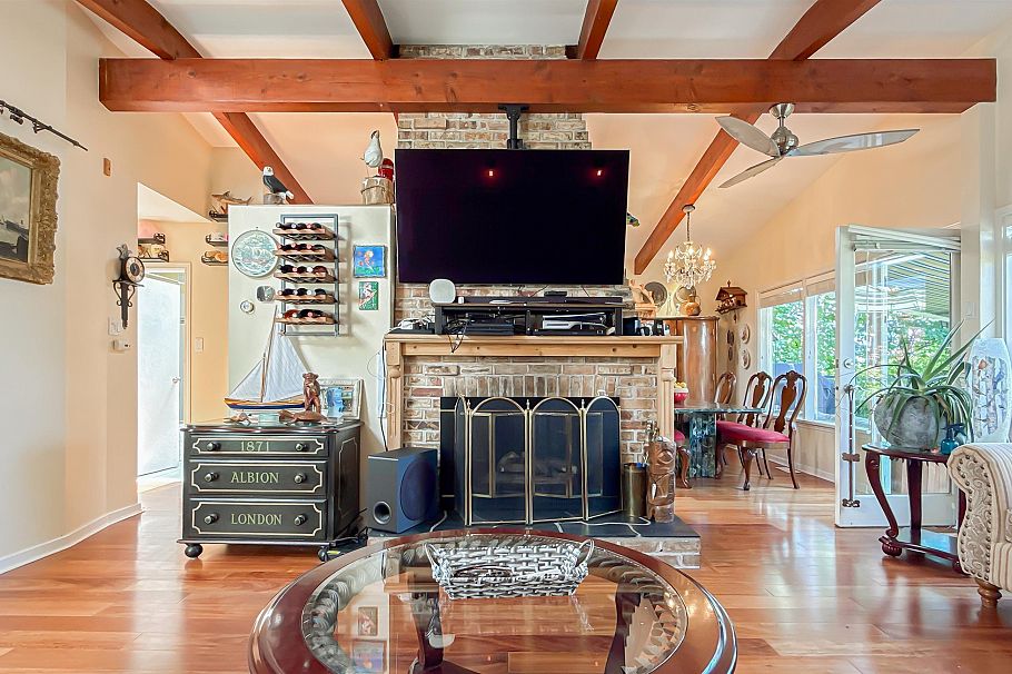 414 Montroyal Boulevard North Vancouver, BC - 5