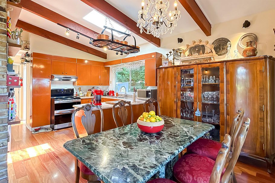 414 Montroyal Boulevard North Vancouver, BC - 9