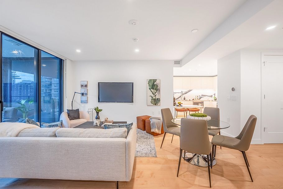 515 135 E 13th Street North Vancouver, BC - 3