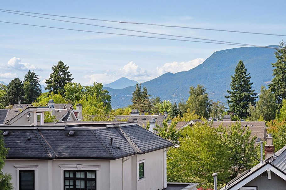 306 4463 W 10th Avenue Vancouver, BC - 32