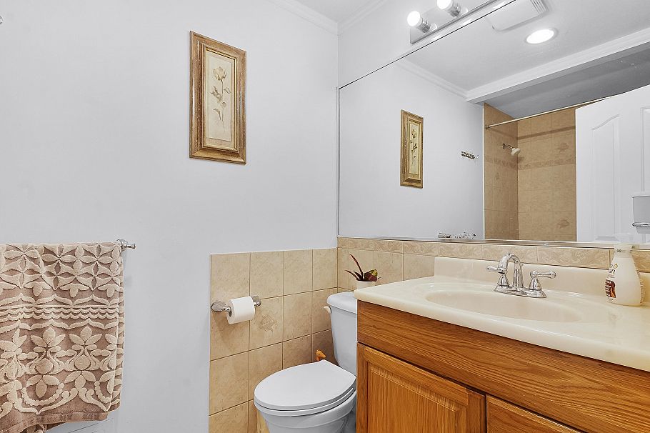 4540 Mountain Highway North Vancouver, BC - 16