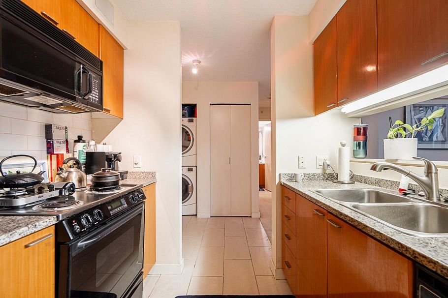 1807 1200 W Georgia Street Vancouver, BC - 12