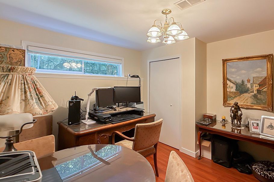 414 Montroyal Boulevard North Vancouver, BC - 24