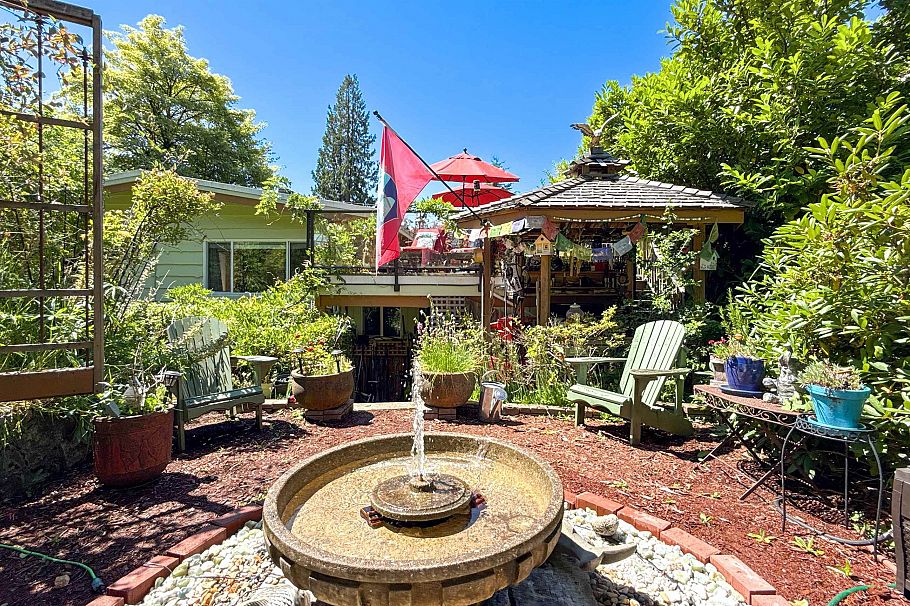 414 Montroyal Boulevard North Vancouver, BC - 35