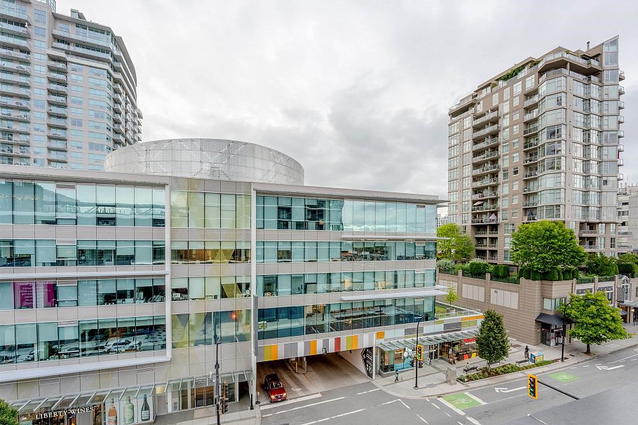 515 135 E 13th Street North Vancouver, BC - 38