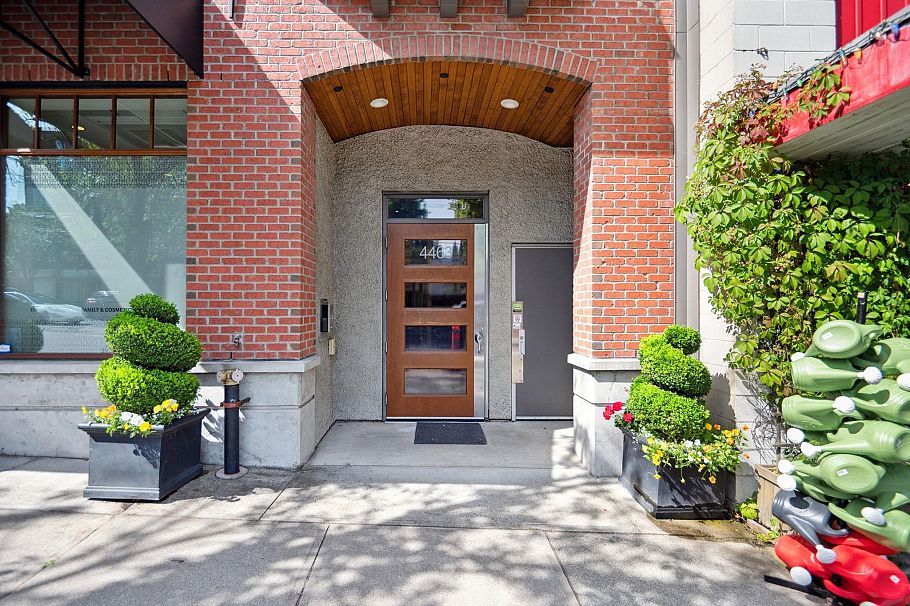 306 4463 W 10th Avenue Vancouver, BC - 4