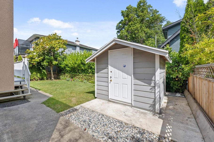 1089 E King Edward Avenue Vancouver, BC - 32