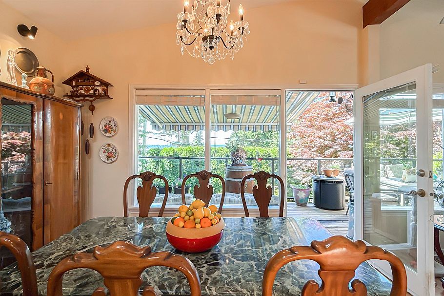 414 Montroyal Boulevard North Vancouver, BC - 10