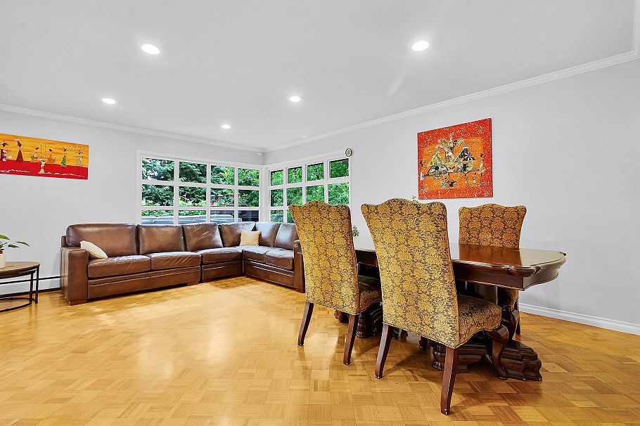 4540 Mountain Highway North Vancouver, BC - 5