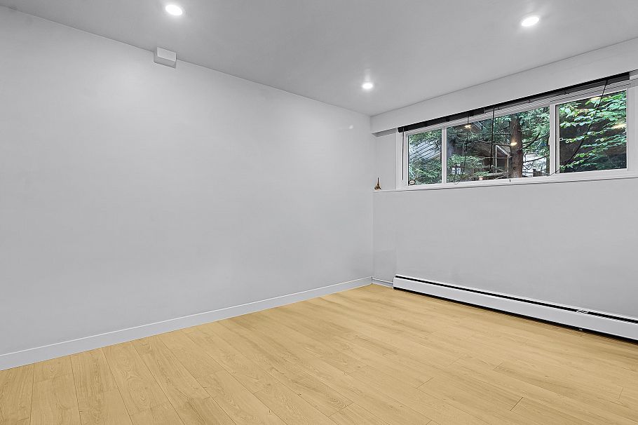 4540 Mountain Highway North Vancouver, BC - 22