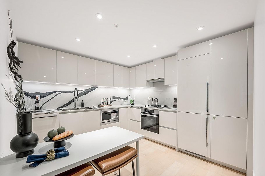 515 135 E 13th Street North Vancouver, BC - 5