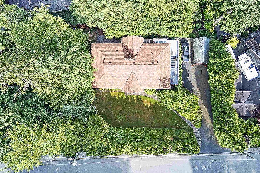 4540 Mountain Highway North Vancouver, BC - 32