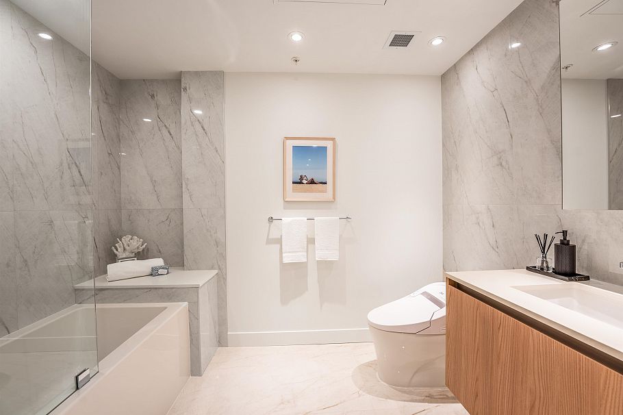 515 135 E 13th Street North Vancouver, BC - 10