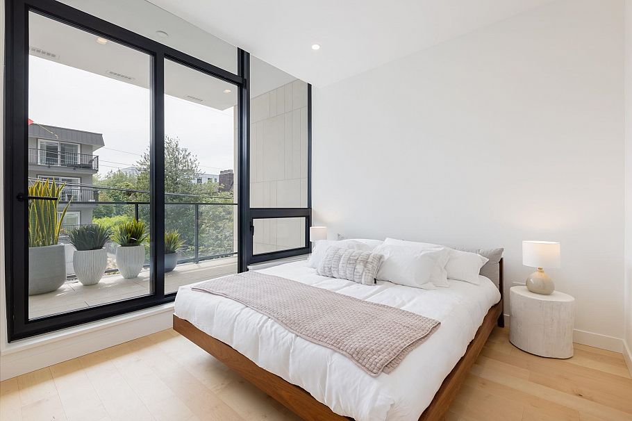 TH1 135 E 13th Street North Vancouver, BC - 26