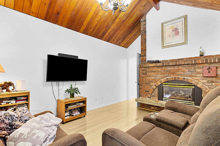 4540 Mountain Highway North Vancouver, BC - 15