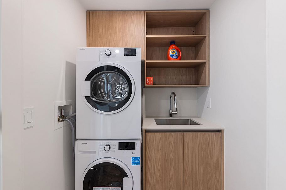 302 135 E 13th Street North Vancouver, BC - 29