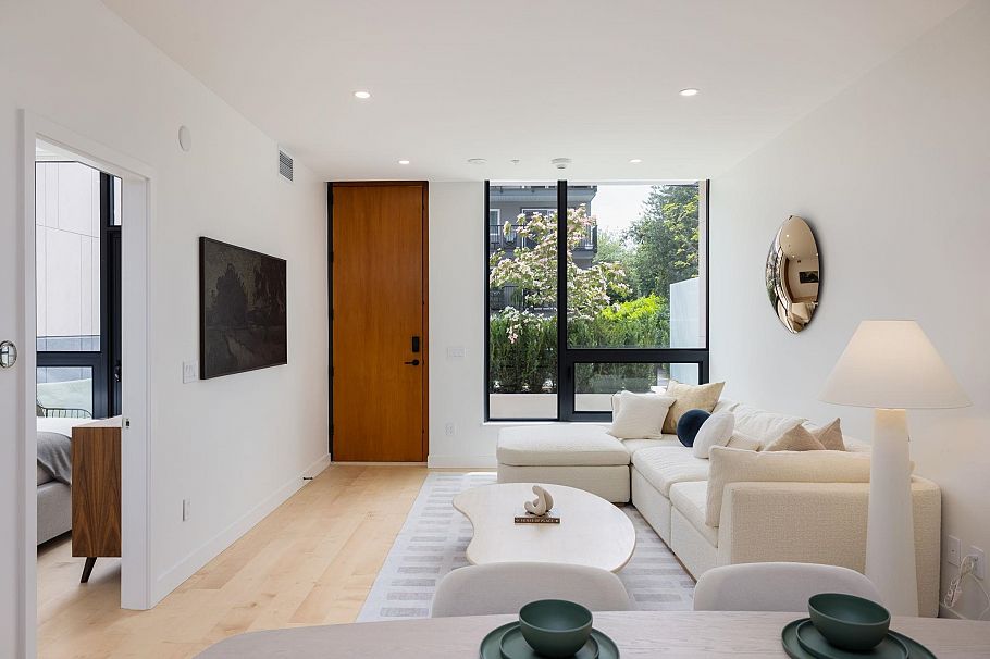 TH1 135 E 13th Street North Vancouver, BC - 5