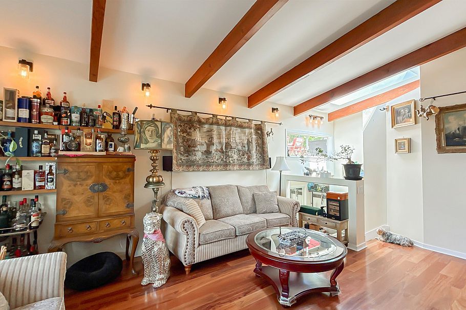 414 Montroyal Boulevard North Vancouver, BC - 7