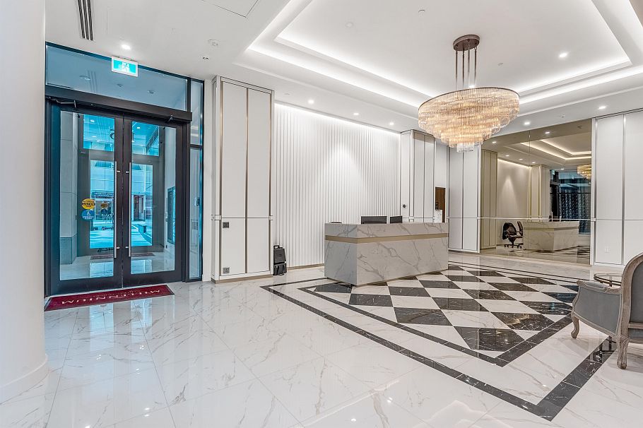 515 135 E 13th Street North Vancouver, BC - 33