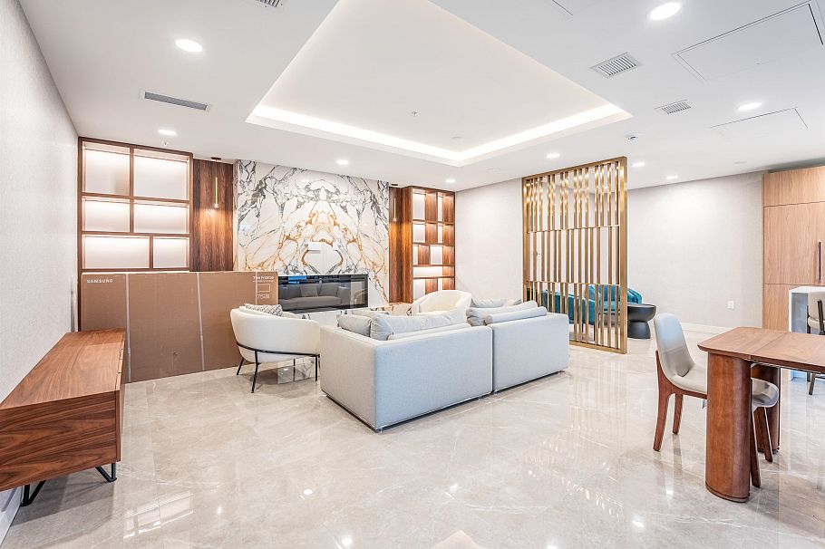 515 135 E 13th Street North Vancouver, BC - 16