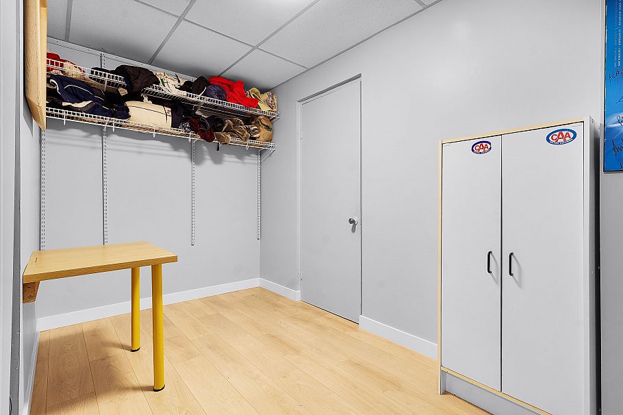 4540 Mountain Highway North Vancouver, BC - 26