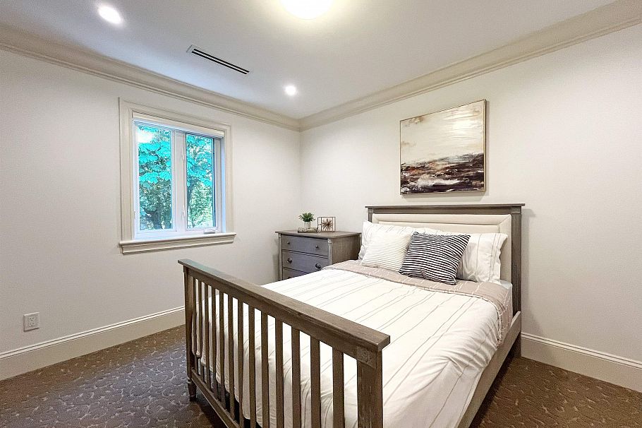 3715 W 22nd Avenue Vancouver, BC - 11